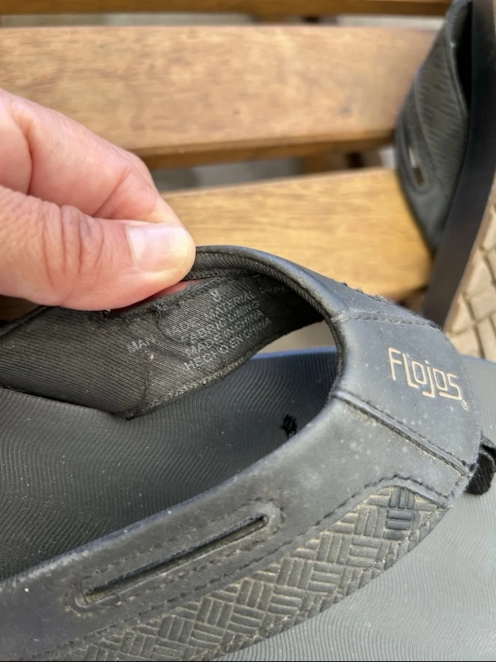Flojos Black Men's Padded Strap Flip Flops size 8